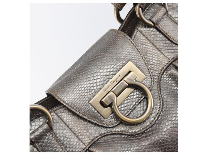 Borsa Salvatore Ferragamo Gancini effetto coccodrillo Silver Gold Auth 205427A Argento D'oro - vista 18