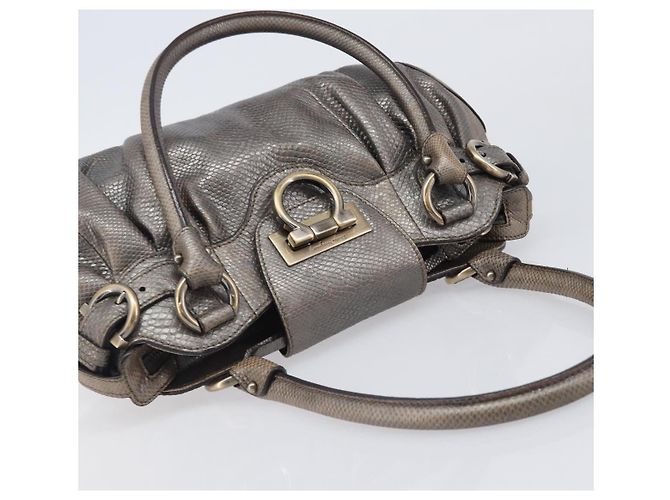 Borsa Salvatore Ferragamo Gancini effetto coccodrillo Silver Gold Auth 205427A Argento D'oro - vista 6
