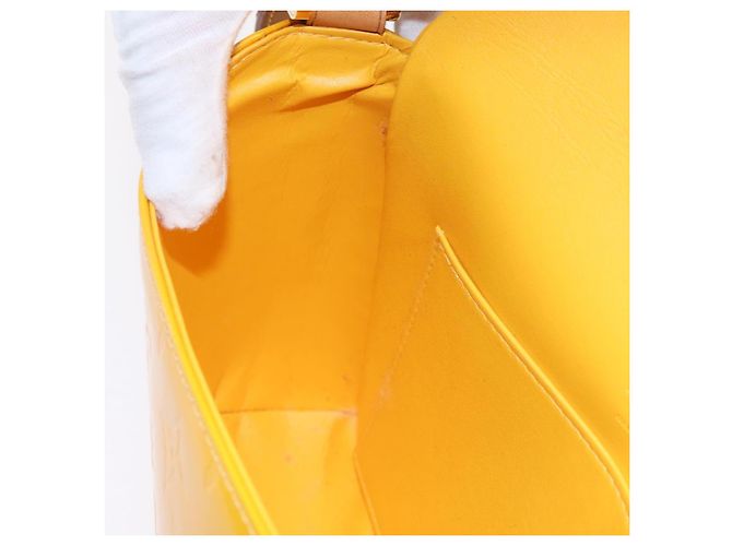 LOUIS VUITTON Monogram Vernis Thompson Street Bag Jaune M91123 LV Auth 206716 Giallo - vista 25