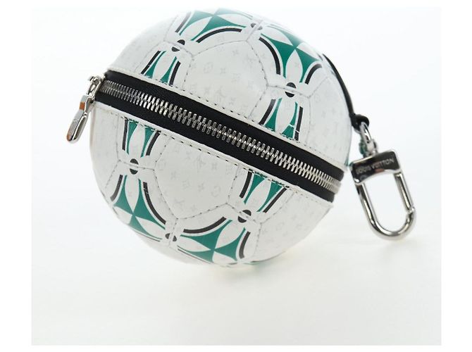 LOUIS VUITTON LV Football Pouch Leather White M02430 LV Auth 206650SM - vista 4