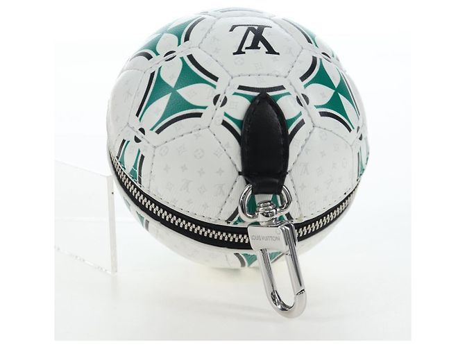 LOUIS VUITTON LV Football Pouch Leather White M02430 LV Auth 206650SM - vista 5