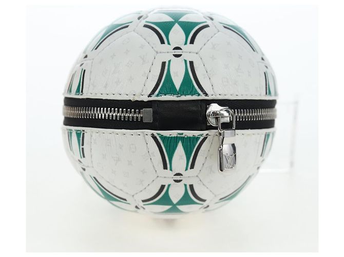 LOUIS VUITTON LV Football Pouch Leather White M02430 LV Auth 206650SM - vista 6