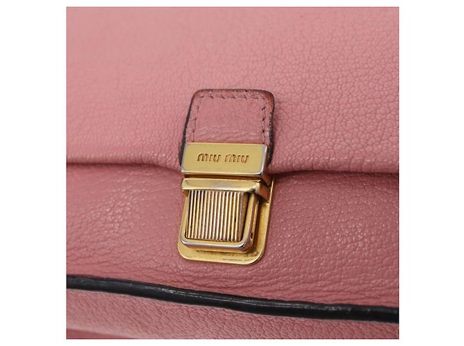 Bolsa de Ombro Miu Miu em Couro Rosa Tom Dourado Auth ka6523A - vista 22
