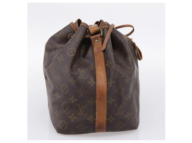LOUIS VUITTON Monogram Petit Noe Shoulder Bag M42226 LV Auth 206621 Monograma - vista 3