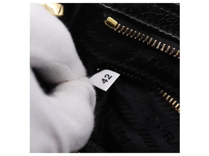 Bolso PRADA Bonnie de piel 2way Negro Oro Auth BA15756SAM Dorado - vista 11