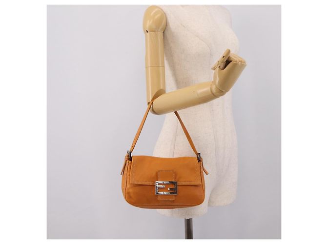 Bolsa de Ombro FENDI Mamma Baguette em Couro Marrom Prata Auth ep16384A - vista 26