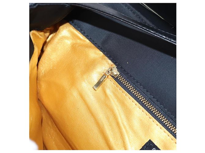 VERSACE Schultertasche Nylon Leder Black Gold Auth 205264 Schwarz Golden - Ansicht 21