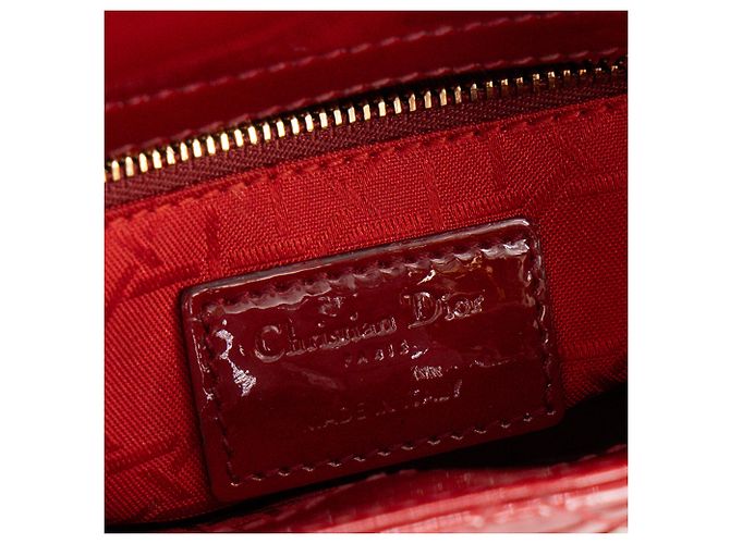 DIOR - Borsa a tracolla Lady Dior Mini in pelle cannage verniciata bordeaux Bordò - vista 7