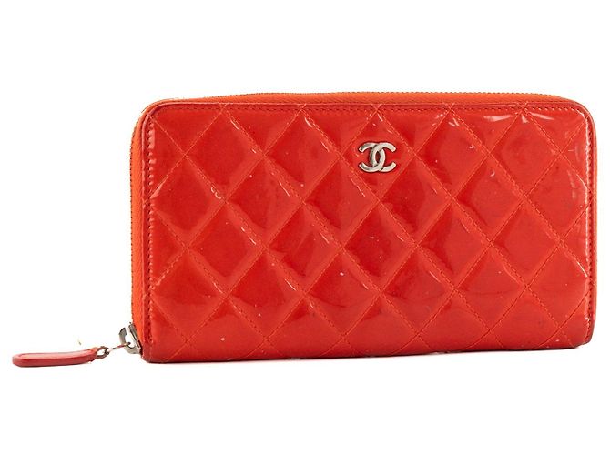 CHANEL - Cartera larga Classic/Timeless en cuero charol rojo Roja - vista 2