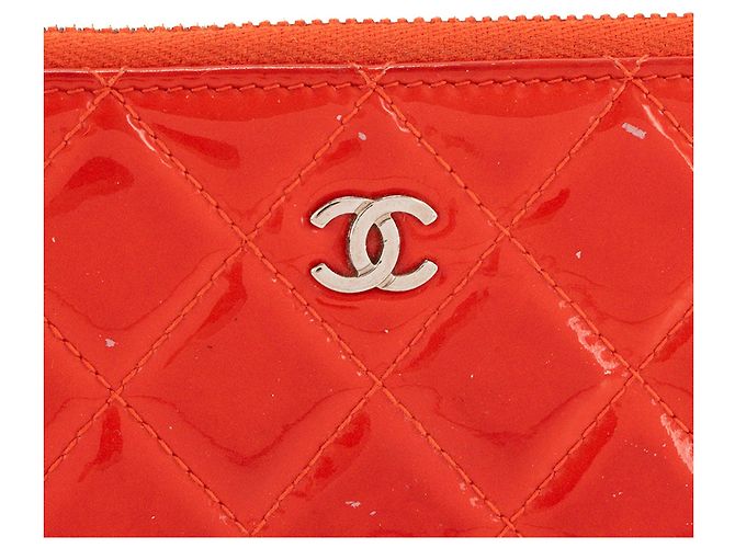 CHANEL - Cartera larga Classic/Timeless en cuero charol rojo Roja - vista 5