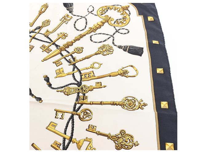 Hermès Carré 90 "LES CLES" Pañuelo de seda en Negro - vista 13