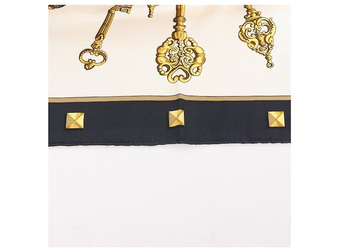 Hermès Carré 90 "LES CLES" Pañuelo de seda en Negro - vista 4