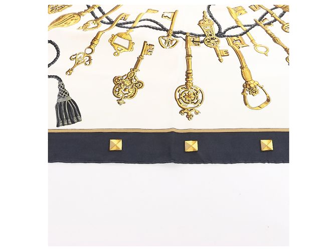 Hermès Carré 90 "LES CLES" Pañuelo de seda en Negro - vista 6