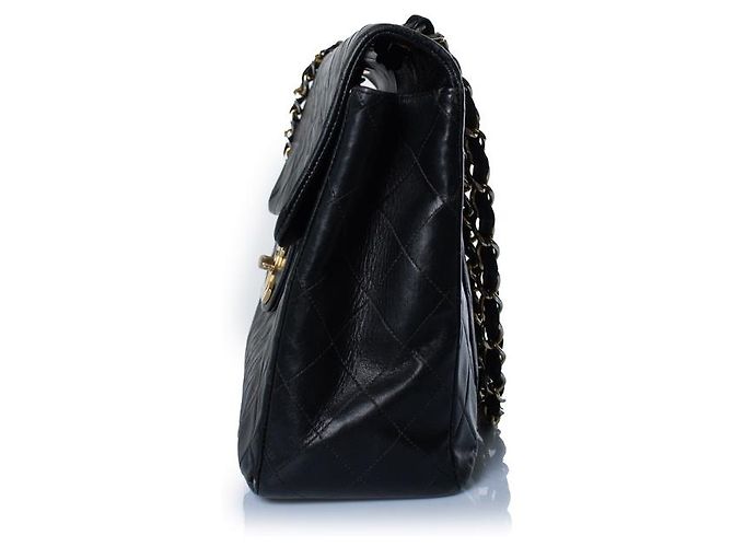 Chanel, Gesteppte XL Vintage Klappentasche Schwarz Golden - Ansicht 5