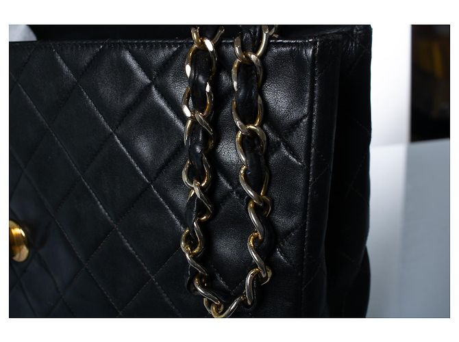Chanel, Gesteppte XL Vintage Klappentasche Schwarz Golden - Ansicht 6