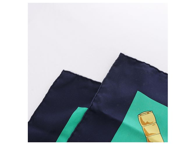 Hermès Carré 90 "Eperon d'or" Seidentuch in Marineblau - Ansicht 2