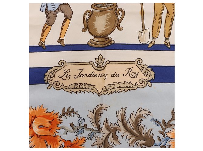 Garden Hermès Carré 90 "Les Jardiniers du Roy" Foulard di seta Blu - vista 9