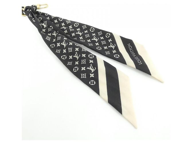 Louis Vuitton Monogram Silhouette Taschenanhänger Schwarz - Ansicht 3