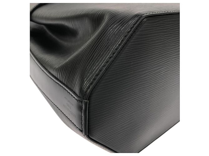 Louis Vuitton Epi Sac des Paules Shoulder Bag Nero - vista 3