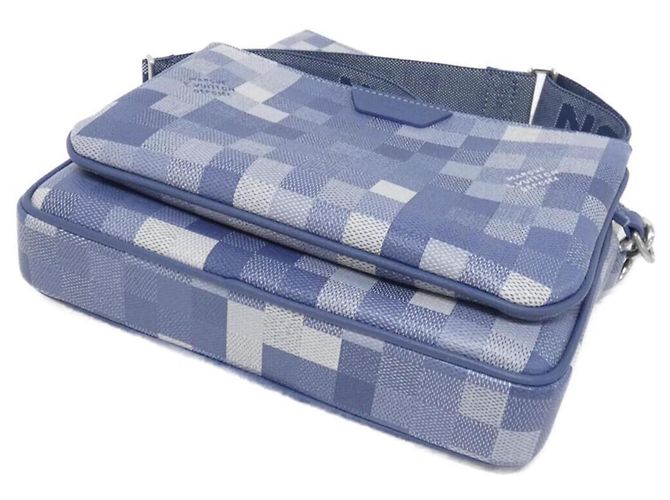 Borsa a tracolla Louis Vuitton Damouflage Trio Messenger Blu - vista 3