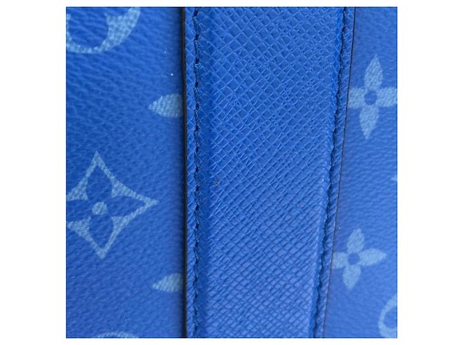 Louis Vuitton Taiga Lama Weekend Tote Blau - Ansicht 4