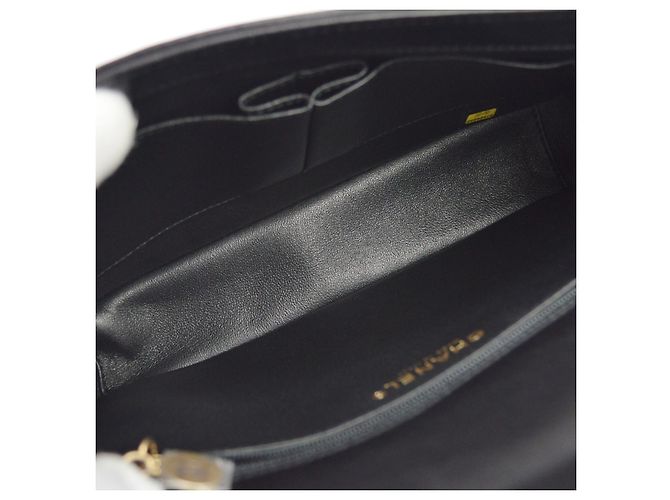 Chanel Reversed Flap Chevron Lambskin Medium Preto - vista 3