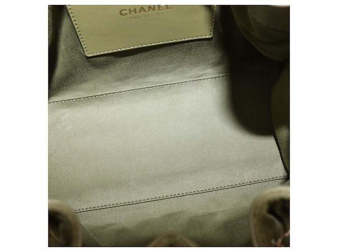 Chanel Khaki Quilted Suede Small 25 Hobo Verde - vista 5