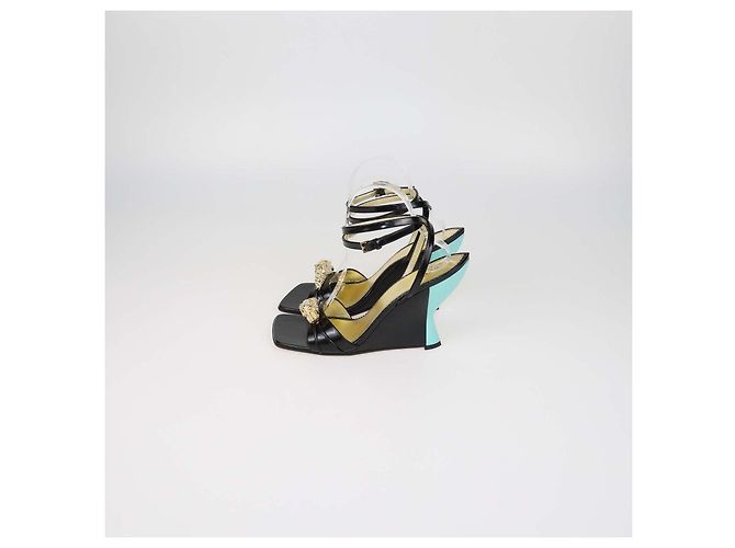Sandali Gucci in pelle verniciata nera con testa di serpente House e cristalli Nero - vista 4