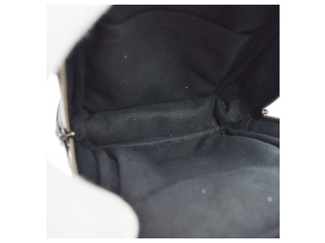 Louis Vuitton Peonia Leather Negro - vista 3