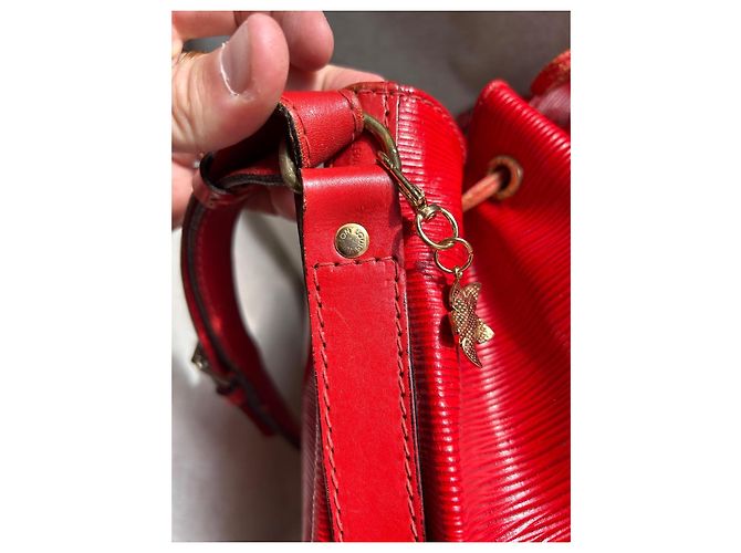 Noe Louis Vuitton Noé Beuteltasche • Rotes Epi-Leder • Authentisches Vintage Gold hardware - Ansicht 11