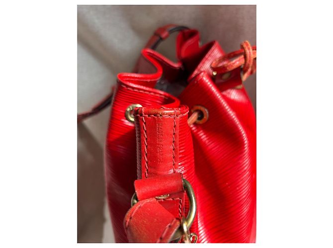Noe Louis Vuitton Noé Beuteltasche • Rotes Epi-Leder • Authentisches Vintage Gold hardware - Ansicht 13