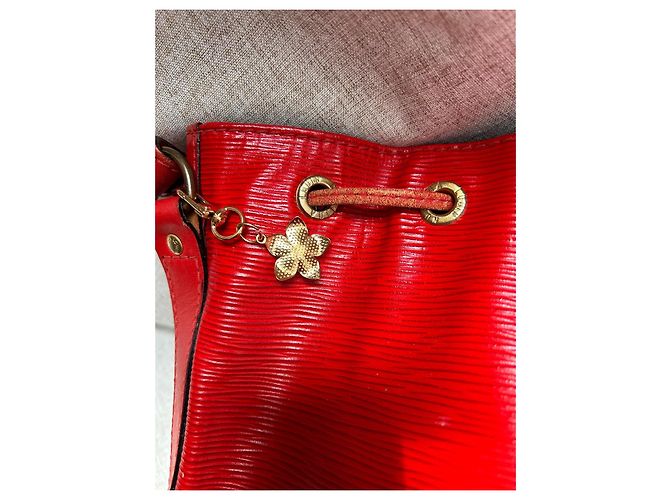 Noe Louis Vuitton Noé Beuteltasche • Rotes Epi-Leder • Authentisches Vintage Gold hardware - Ansicht 19