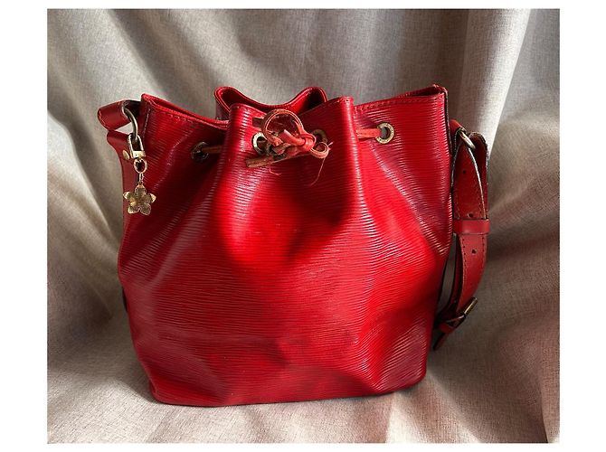 Noe Louis Vuitton Noé Beuteltasche • Rotes Epi-Leder • Authentisches Vintage Gold hardware - Ansicht 6