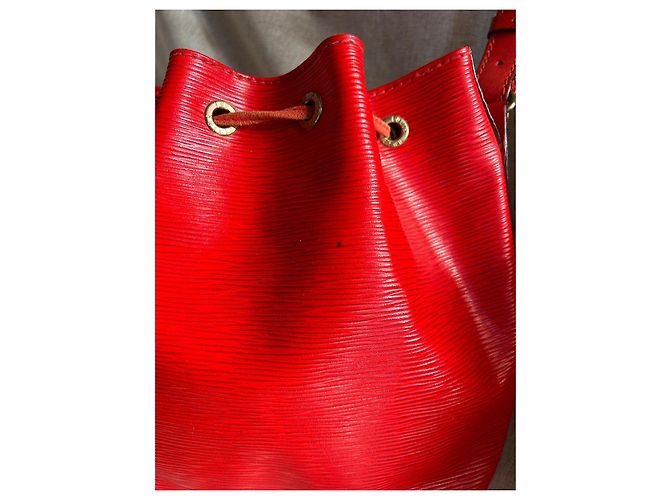 Noe Louis Vuitton Noé Beuteltasche • Rotes Epi-Leder • Authentisches Vintage Gold hardware - Ansicht 7
