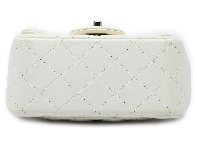 Bolsa Tiracolo Chanel Mini Square Classic em pele de cordeiro branca com aba simples Branco - vista 3