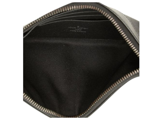 Bolsa de mão Louis Vuitton Monogram Eclipse Pochette Discovery PM preta Preto - vista 4