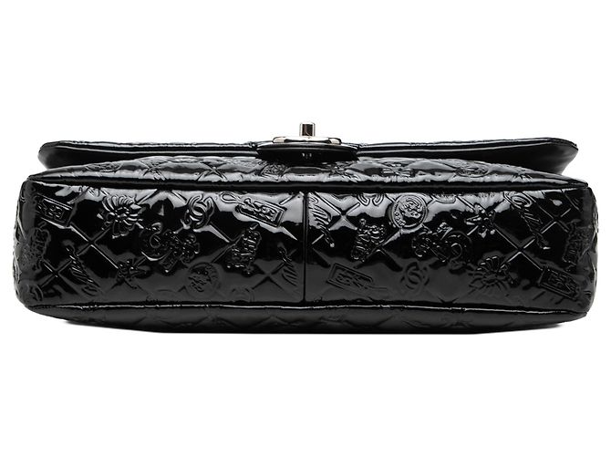 Borsa a tracolla Chanel Jumbo in vernice nera con simboli portafortuna embossed Nero - vista 3