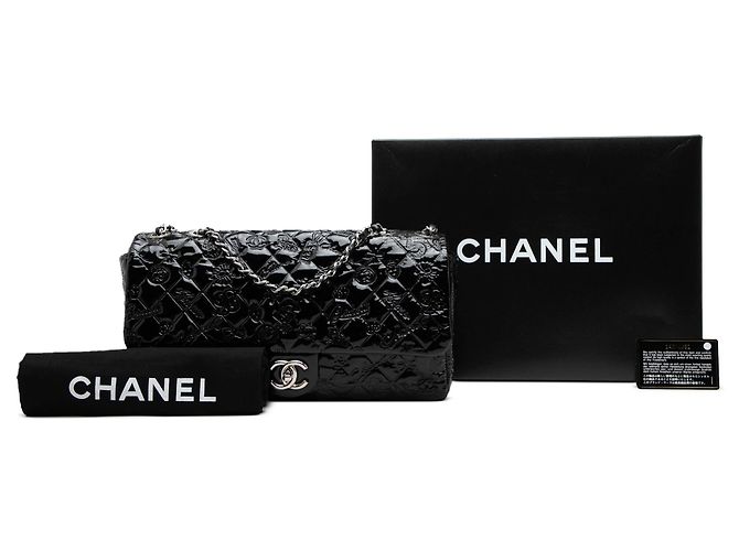 Borsa a tracolla Chanel Jumbo in vernice nera con simboli portafortuna embossed Nero - vista 7