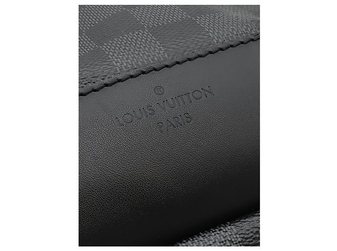 Borsa a tracolla Louis Vuitton Avenue Sling Damier Graphite Nera Nero - vista 8