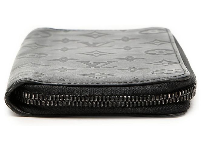 Carteira Longa Vertical Zippy Louis Vuitton Monogram Shadow Preta Preto - vista 3