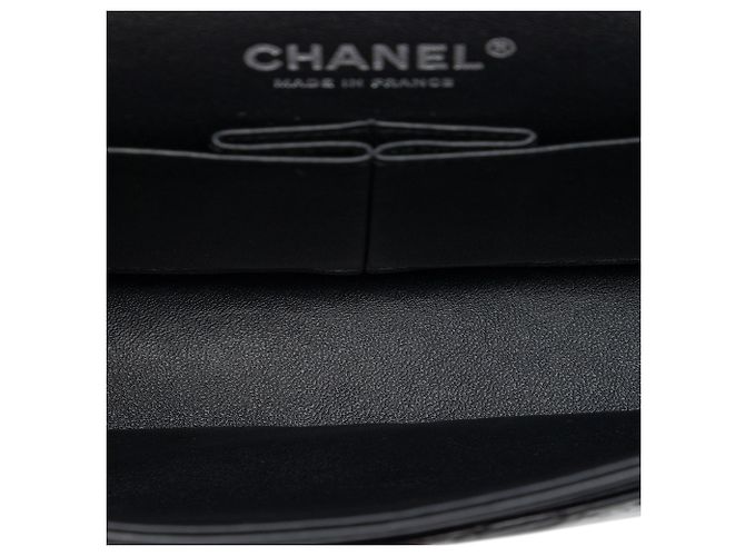 Bolso de hombro Chanel Medium Classic Double Flap de charol negro - vista 4