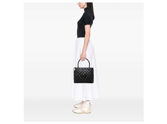 Sac Tote Chanel Caviar Medallion Noir - vue 7