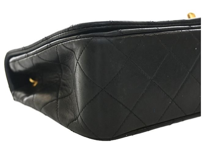 Schwarze Chanel CC gesteppte Lammleder Umhängetasche mit Drehverschluss, Full Single Flap - Ansicht 11