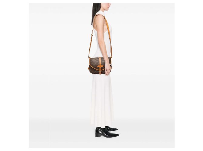 Bolso bandolera Louis Vuitton Monogram Saumur 30 Marrón Castaño - vista 10