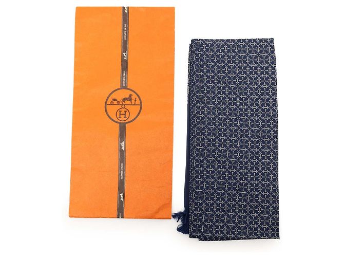 Blauer Hermès geometrischer Seidenschal mit Fransen 140 Scarves - Ansicht 6