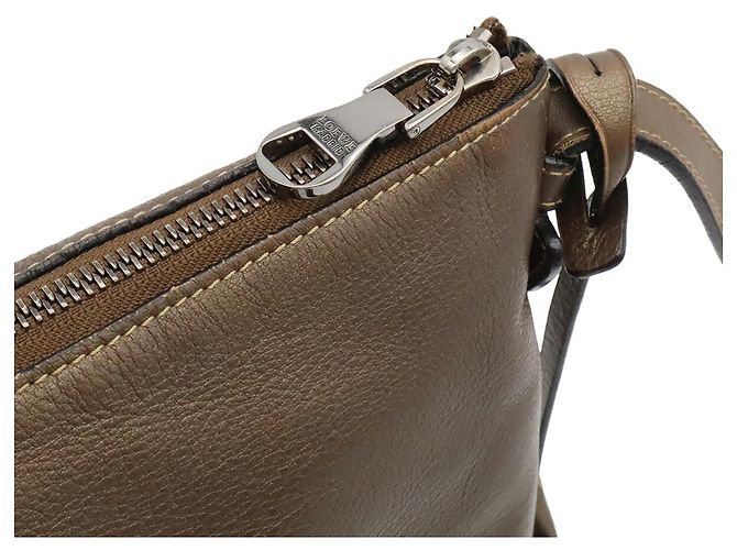 Loewe Heritage Schultertasche aus Metallic-Leder Khaki Bronze - Ansicht 5
