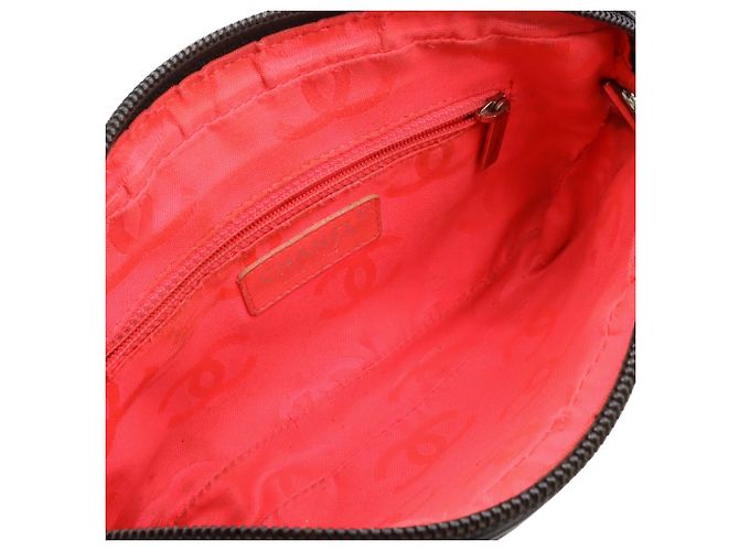 Bolso Pouch Chanel Cambon Line Negro - vista 8