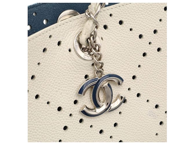 Chanel Perforierte Tote Bag Blau Roh - Ansicht 6
