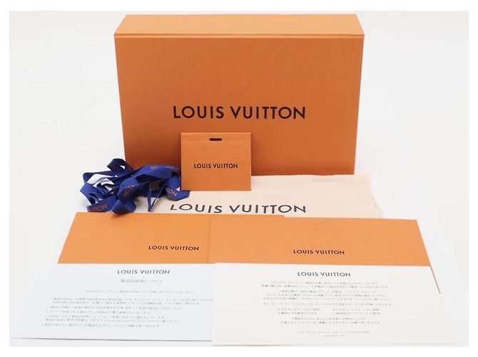 Louis Vuitton Monogram Shadow Alpha Wearable Wallet Nero - vista 12