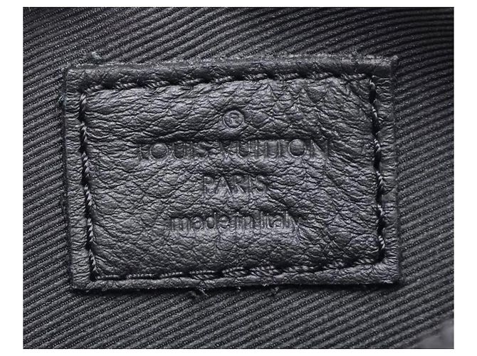 Louis Vuitton Monogram Shadow Alpha Wearable Wallet Nero - vista 3